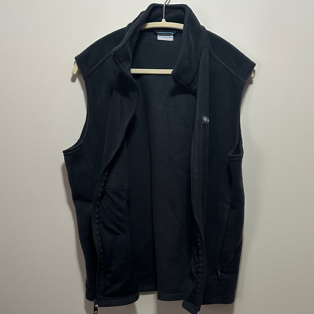 Columbia Men’s Steens Mountain™ Fleece Vest - Picture 5 of 6